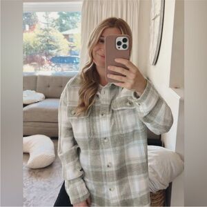 American Eagle green oversized plaid fleece & love shacket